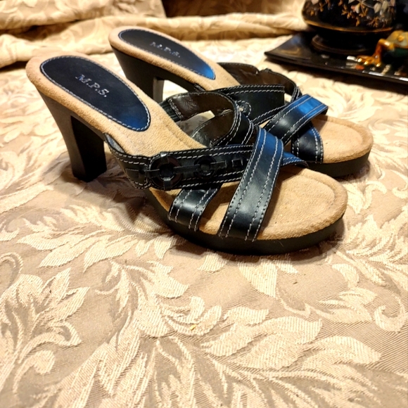 M.P.S. Shoes - 🖤 Adorable Vintage Deadstock Black & Tan Strappy Slide Buckle Heels - 7.5M